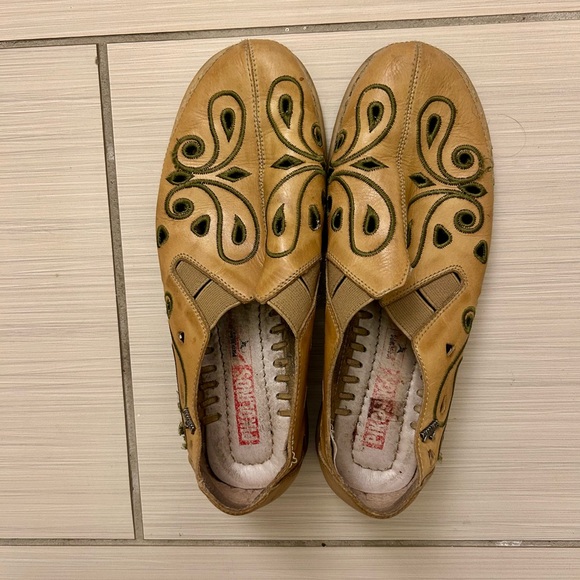 Tan Leather Slip-On Pikolinos - Picture 1 of 3